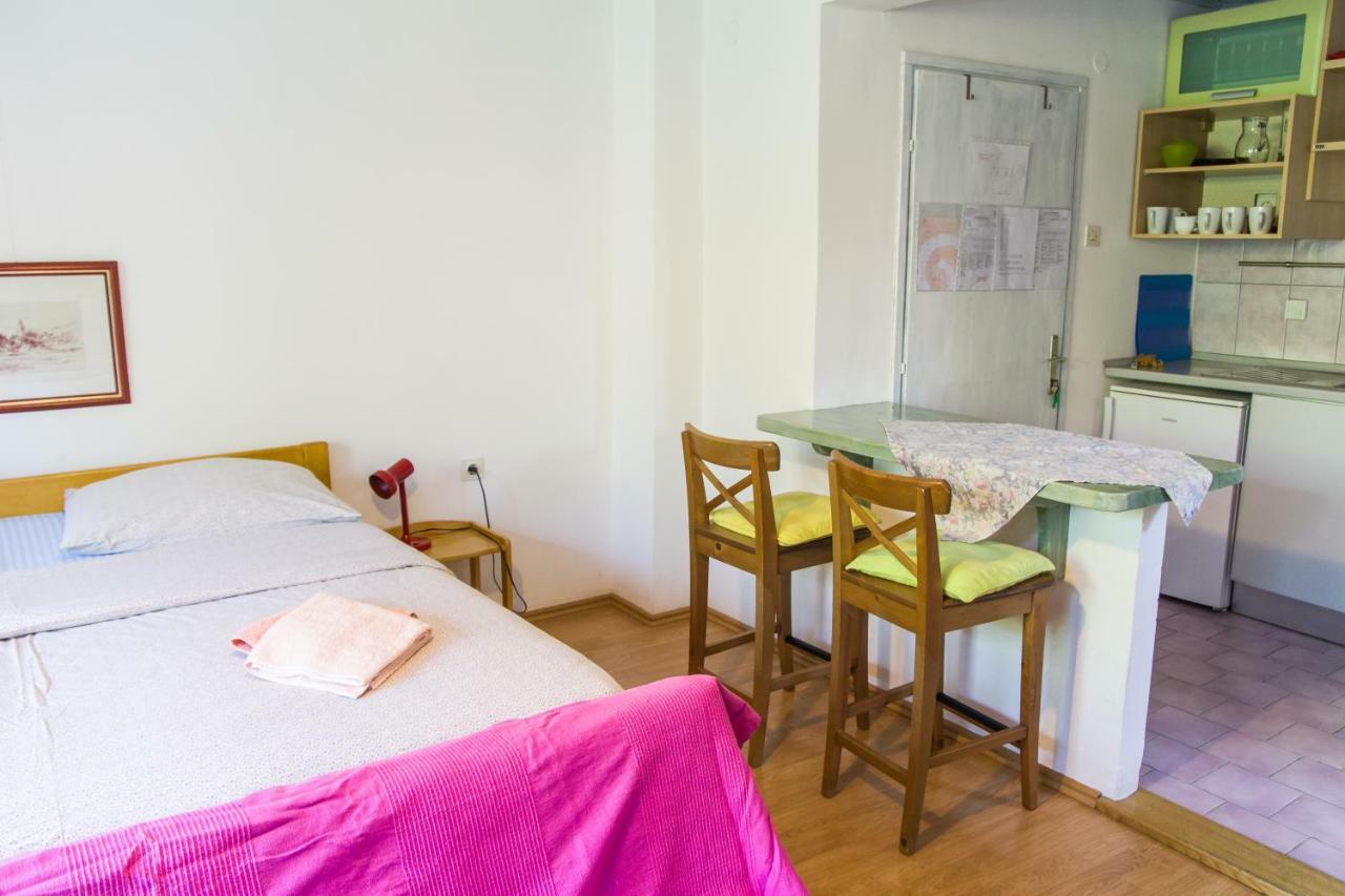 Appartement Karmen A à Veli Lošinj Extérieur photo